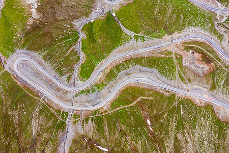 航拍新疆山野公路风景旅游图片