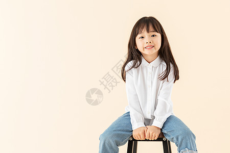 中国孩子可爱小女孩形象背景