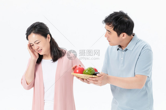 中年夫妻拒绝水果图片