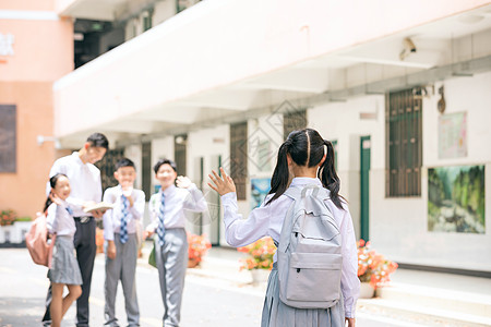 小学生背影背景图片