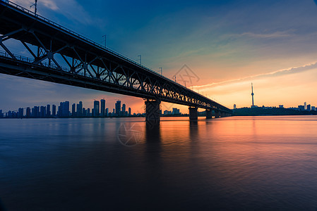 武汉长江大桥黄昏风光图片