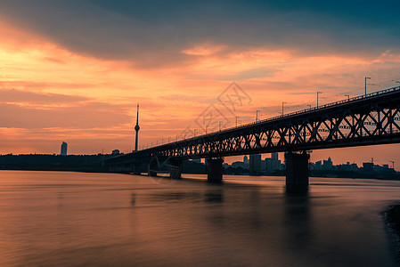 武汉长江大桥黄昏风光图片