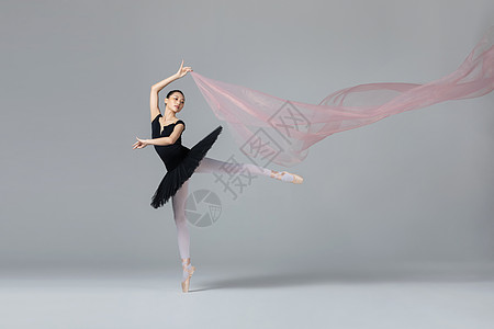 青年女性芭蕾舞丝带高清图片
