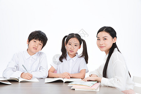 老师指导学生学习特写图片