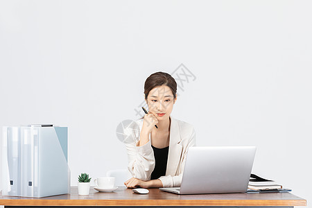 在办公室烦恼办公的商务女性图片