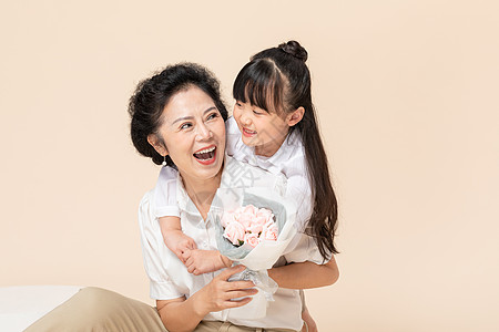 奶奶和孙女一起玩耍图片素材
