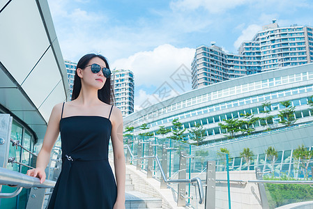 香港西九龙街拍少女图片