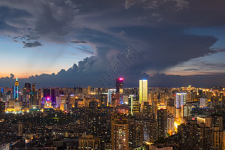 暴雨台风降临前乌云密布的城市天空背景