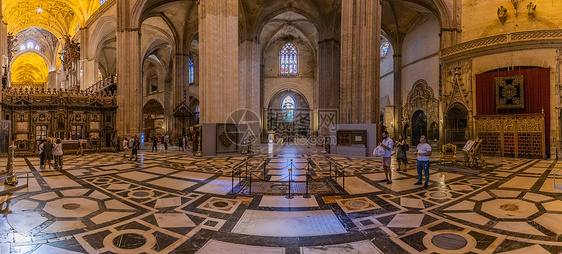 西班牙塞维利亚主教堂内部图片
