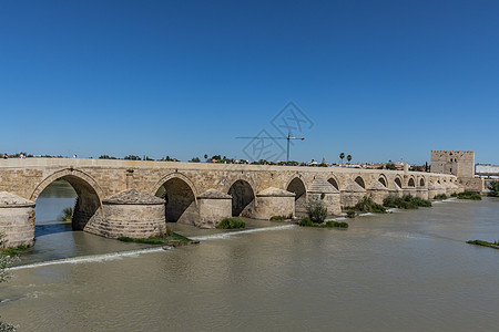 西班牙科尔多瓦著名历史建筑古罗马桥图片
