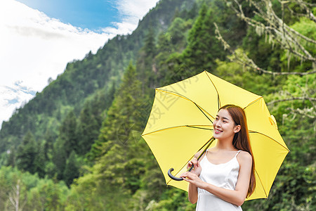 美女户外撑伞打伞形象 图片