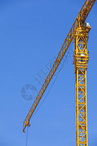 建设工地塔吊特写图片