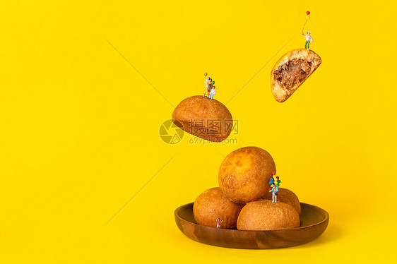 中秋节月饼创意小人图片