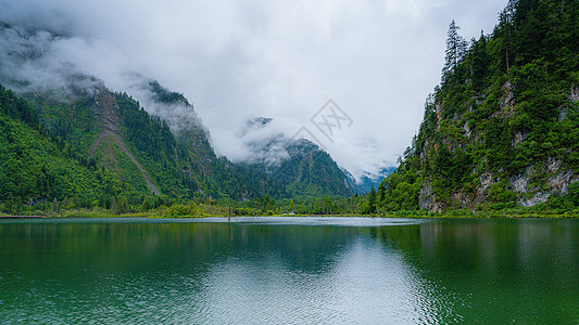 四川毕棚沟磐羊湖自然风光背景