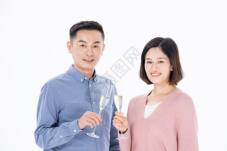 中年夫妇喝香槟图片