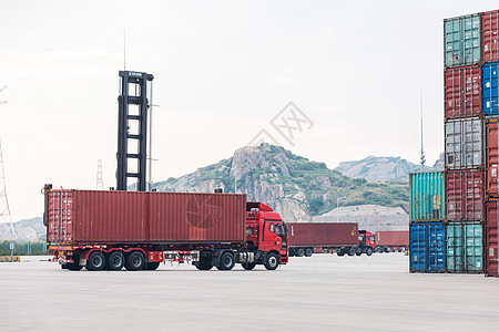 港口码头集装箱装卸运输图片
