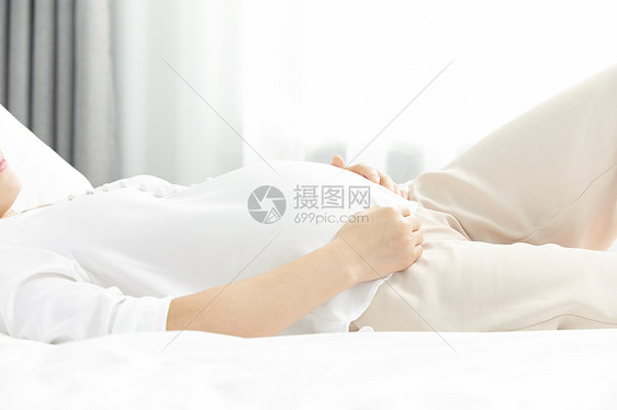 居家孕妇图片