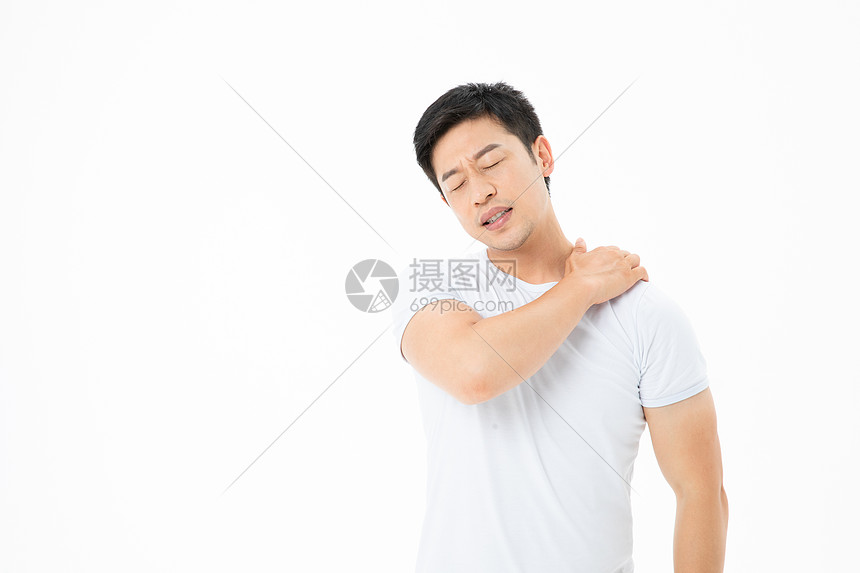 青年男性肩膀疼痛高清图片下载 正版图片 摄图网 青年男性肩膀疼痛高清图片下载 正版图片 摄图网