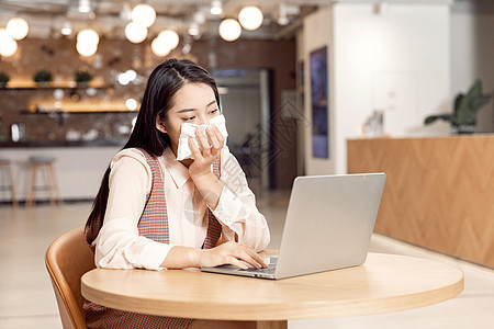 女性白领办公加班图片