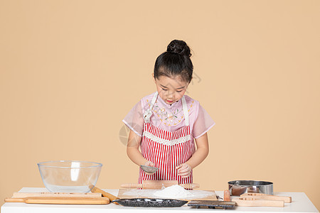 女孩做月饼图片