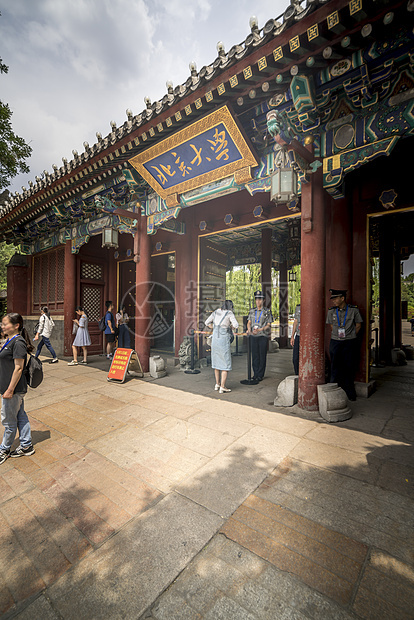 北京大学校门图片