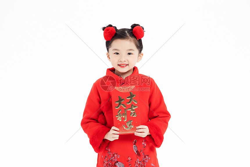 ‘~春节过年小小姐姐开心拿着红包  ~’ 的图片