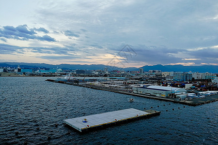 清晨的日本熊本海港码头图片