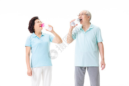 夫妻亲密老年夫妇运动休息喝水背景