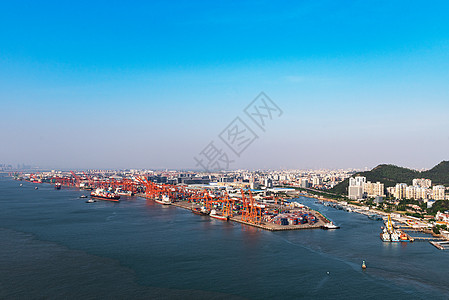 厦门码头海上运输装货高清图片
