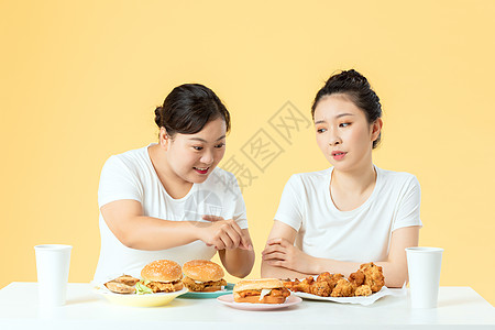 和胖闺蜜素材胖女孩暴饮暴食背景