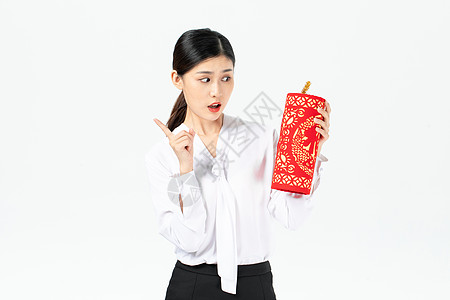 商务美女拿新年挂件迎新年图片