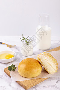 日式甜品奶油面包背景