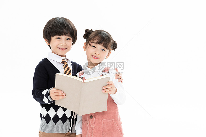 小男孩小女孩看书学习图片