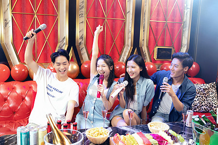 好朋友ktv聚会欢唱图片素材