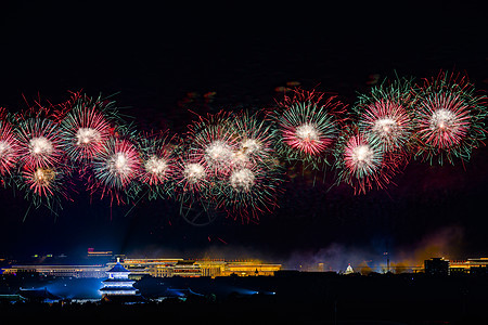 国庆节北京天坛的烟花图片