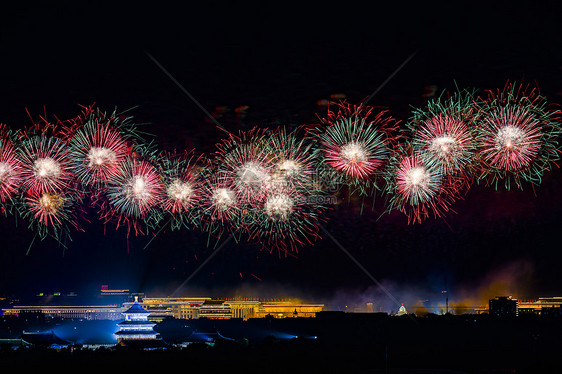 国庆节北京天坛的烟花图片