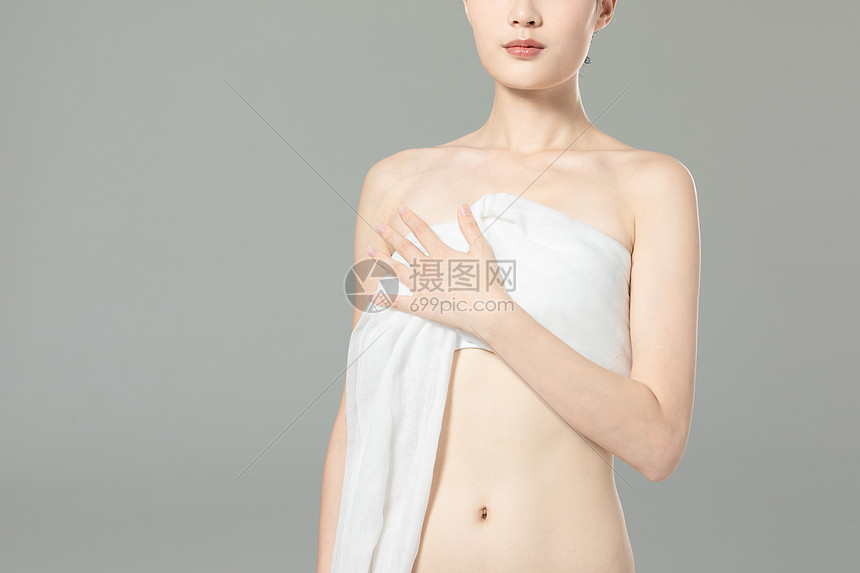 女性丰胸整容图片