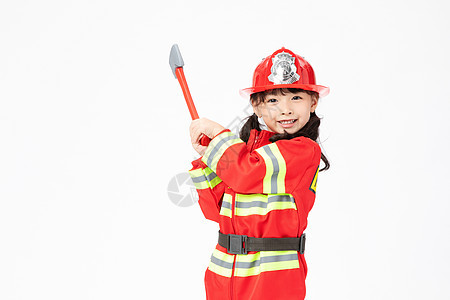 小小消防员拿着消防斧背景图片