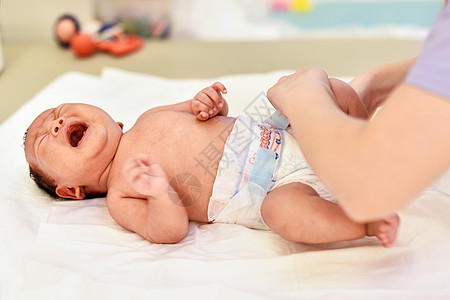 婴儿奶粉穿尿不湿苦恼的宝宝背景