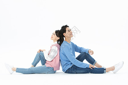 背靠背赛事密集展开 关键战役或影响季后赛排名 彻夜关注每一场胜负走向