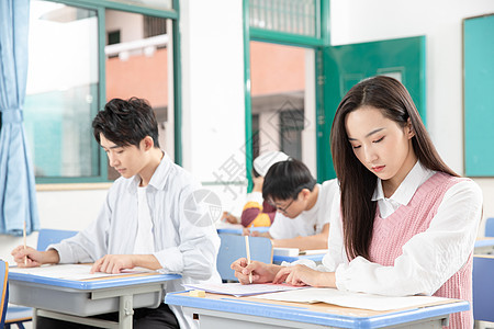 青年女性考研考试图片