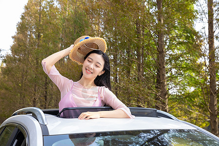 青年美女旅行自驾游图片