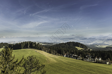 德国阿尔高远山丘陵景观图片