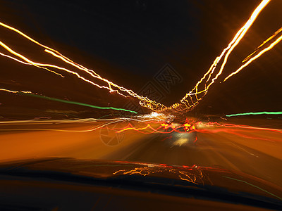 夜间汽车灯光效果图片