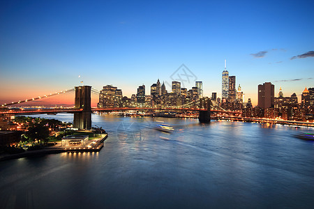 美国纽约曼哈顿布鲁克林大桥夜景图片