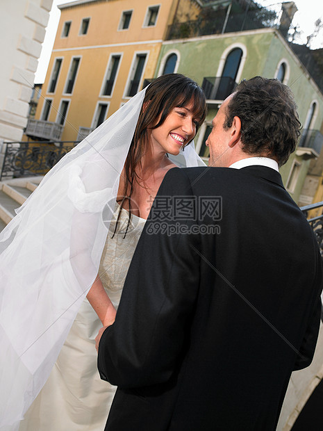 意大利威尼斯的新郎新娘图片