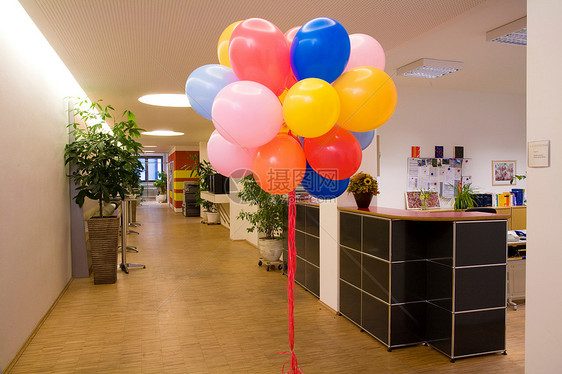 办公室气球图片