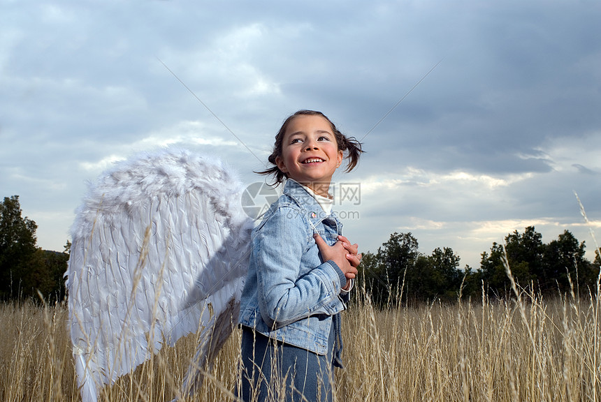 穿天使翅膀的女孩图片