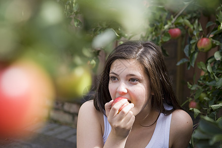果园吃苹果吃苹果女人高清图片