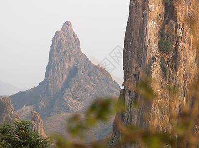 位于喀麦隆北部的死火山Rhumsiki岩图片